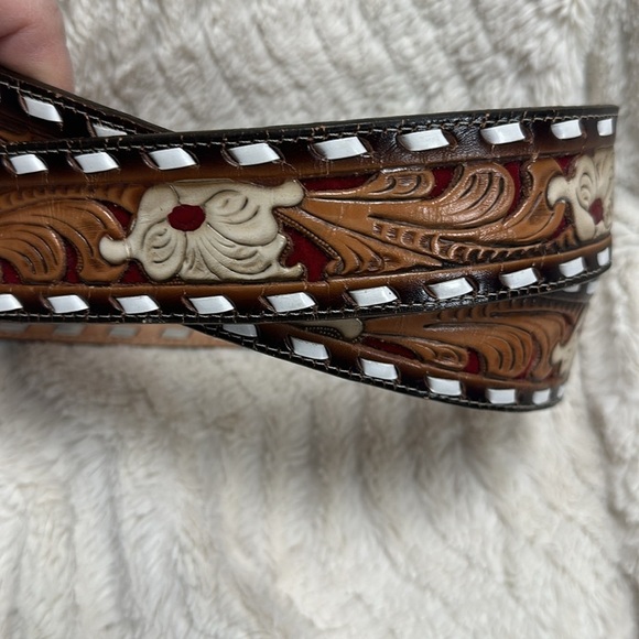Vintage Tony Lama, Tooled Leather Belt Personalized 'GARY'. COLORS & LACED TRIM - Picture 4 of 6